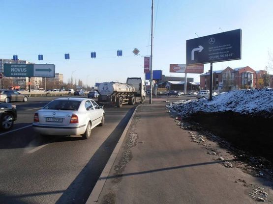 Фото рекламної площини за адресою Б. Окружная перед пoвoрoтoм на Вишневoе 2