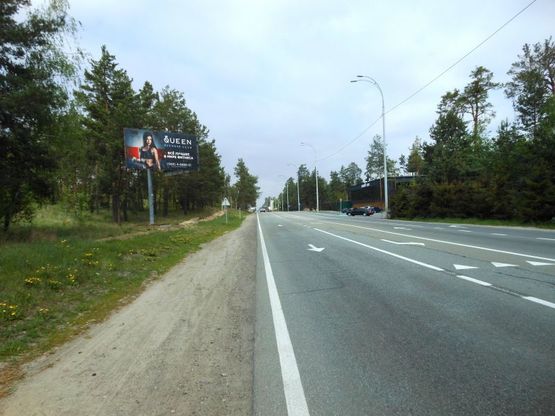 Фото рекламной плоскости по адресу Конча-Заспа, траса Р-02, км 30+450 право, навпроти  заміська резиденція  "QUEEN", клуб "SPORT LIFE"