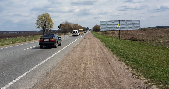 Фото рекламной плоскости по адресу Обїздна М-06, Київ-Чоп, біля гот. Рафаель в сторону Лео Кераміки 1