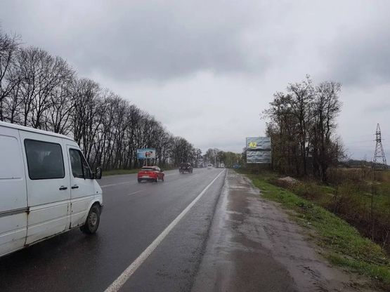 Фото рекламної площини за адресою Обїздна М-06, Підїзд до м.Львова, перед Дублянами в сторону Київа (верхній)