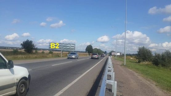 Фото рекламної площини за адресою Обїздна М-06, Київ-Чоп, біля гот. Рафаель в сторону Лео Кераміки 2 (лівий)