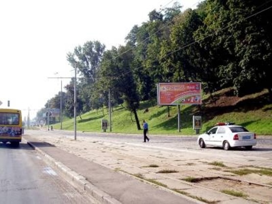 Фото рекламной плоскости по адресу Днепровский спуск, съезд на Набер. Шоссе
