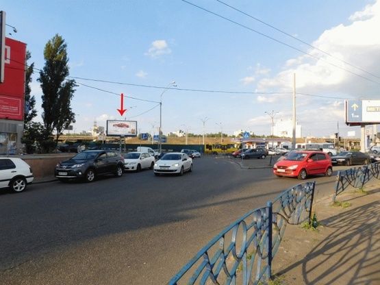 Фото рекламної площини за адресою Московський пр-т 23, возле ст.м.Петровка, на територии автостоянки