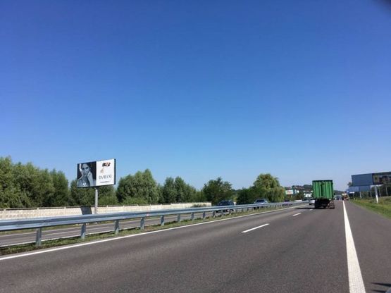 Фото рекламной плоскости по адресу Дніпрвське шосе, 1 км до поворота на с.Лісники,  траса Н-01 "Київ-Знам'янка", км 21+800 право