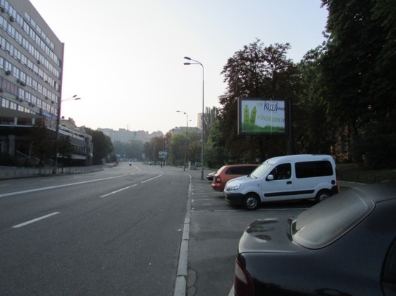 Фото рекламної площини за адресою Мечникова, 6  (офисный  центр "Парус")