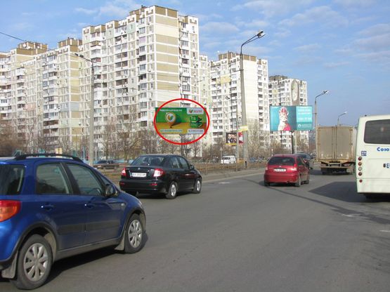 Фото рекламної площини за адресою Ахматовой вул., / Драгоманова вул., 13/10