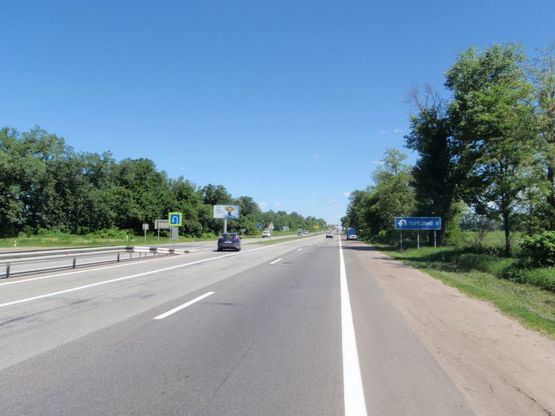 Фото рекламної площини за адресою траса М-05 Київ-Одеса, км 78+050 право