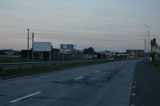 Фото рекламной плоскости по адресу Новообухівська траса, Голубое озеро, км 26+050 лево