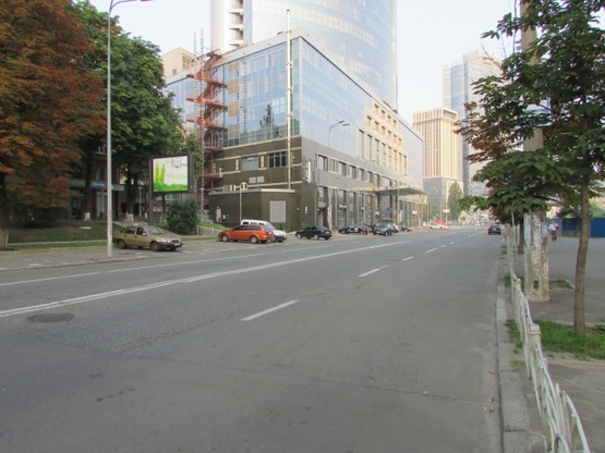 Фото рекламной плоскости по адресу Мечникова, 6  (офисный  центр "Парус")