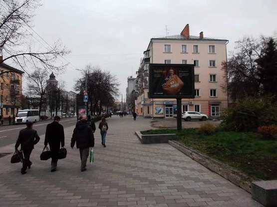 Фото рекламной плоскости по адресу Київська вул., 13