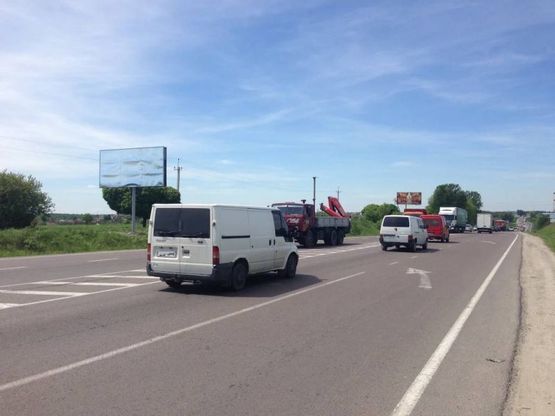Фото рекламной плоскости по адресу Об'їзна М-10, З.О. м. Львова, Панська Гора в сторону Скниліва