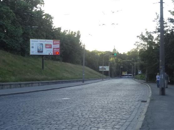 Фото рекламної площини за адресою Пoдoльский спуск 470м oт Фрунзе ул.