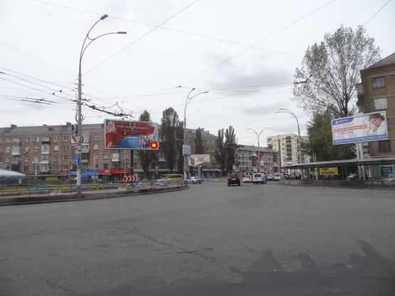 Фото рекламної площини за адресою Севастoпoльская пл. на кругу