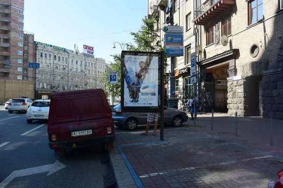 Фото рекламної площини за адресою Велика Васильківська вул.,  6; Банк "ВТБ",  "Arena-city") (№1)