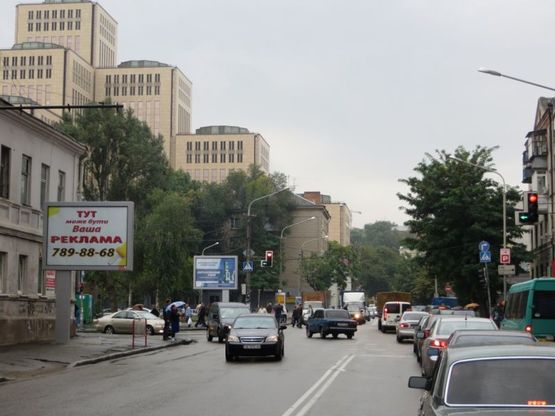Фото рекламной плоскости по адресу 022Б4,вул. Коцюбинського, 2 (навпроти ТЦ "Новий центр" при з'їзді з Нового мосту)