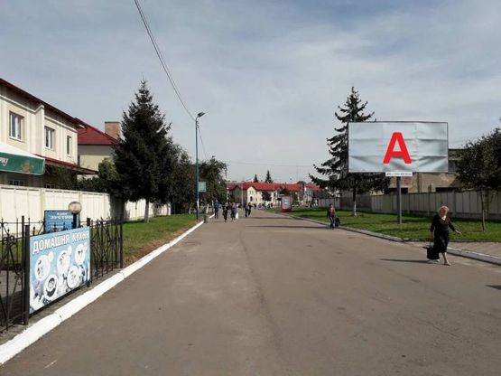 Фото рекламной плоскости по адресу Приміський Вокзал м. Львова в сторону вул. Чернівецької місце №3