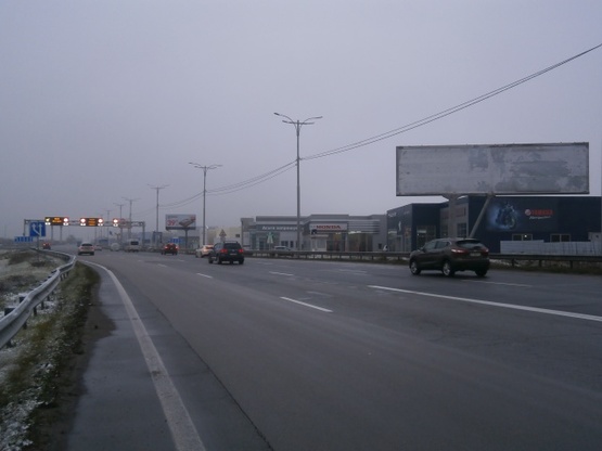 Фото рекламної площини за адресою Бориспольская трасса, №13 ( из  Аэропорта, справа)