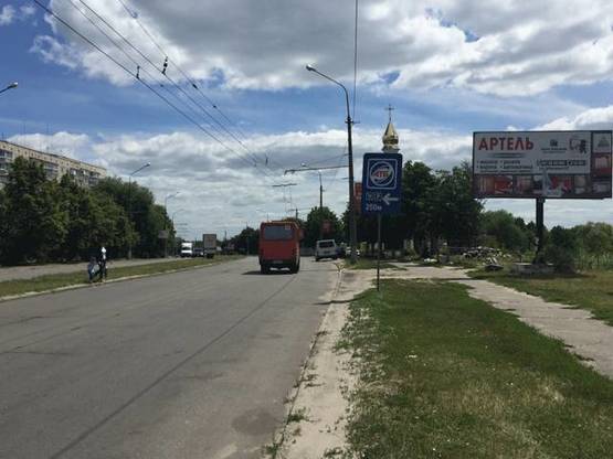 Фото рекламної площини за адресою вул. Кн. Володимира в районі УПЦ КП (напрямок з центру) + 400 грн поклейка