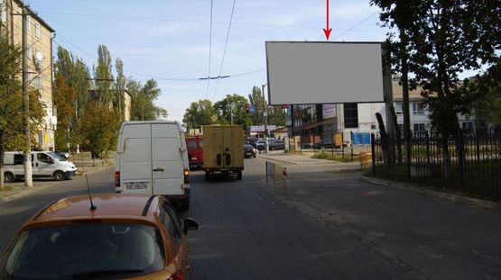 Фото рекламної площини за адресою 046А,вул. Б. Хмельницького, 12, на перехресті з просп. П. Калнишевського (Косіора), біля світлофору