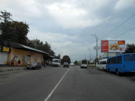 Фото рекламної площини за адресою м. Обухів, вул..Київська, 154 навпроти супермаркета "Фуршет")