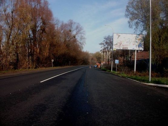 Фото рекламной плоскости по адресу км. 44+420 ліворуч (Н-01 Київ-Знамянка); навпроти повороту до вул. Загребля, біля АЗС Socar