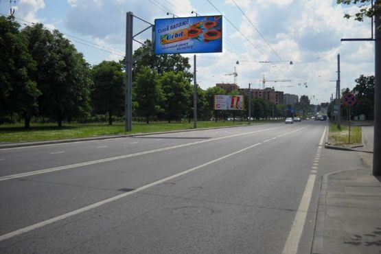 Фото рекламной плоскости по адресу Кульпарківська вул., 95 (з центру)