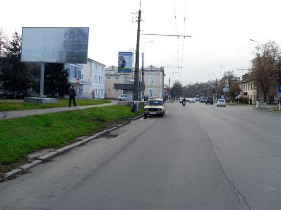 Фото рекламной плоскости по адресу Б-р. 50-років Перемоги, 8  (UniCredit BankУкрСоцБанк)