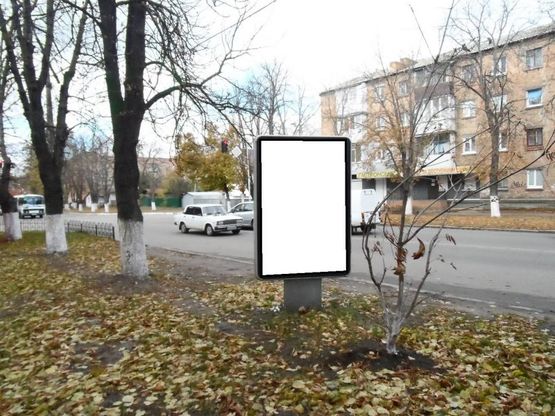 Фото рекламной плоскости по адресу г.Фастов, ул.Соборная, 63, м-н Космо