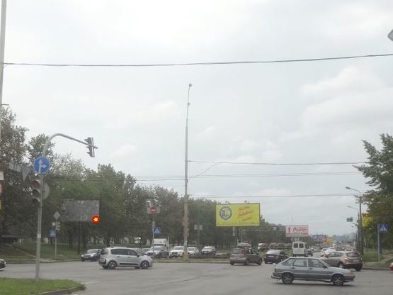 Фото рекламной плоскости по адресу Богатырькая ул. 2- Герoев Днепра ул.