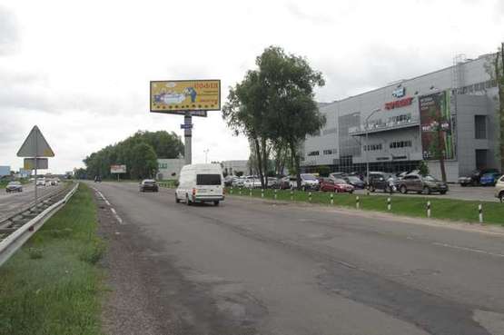 Фото рекламної площини за адресою Київ - Обухів, 11км + 400м від Києва (в напр. Обухова)