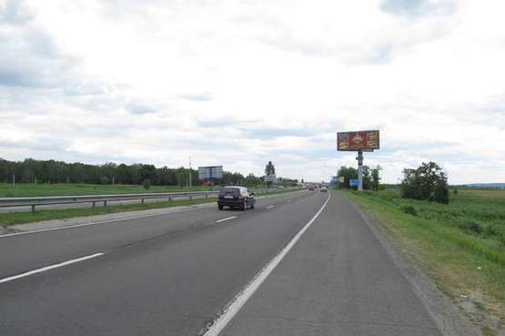 Фото рекламної площини за адресою Київ - Обухів, 12км + 100м від Києва (в напр. Обухова)