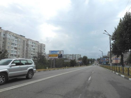 Фото рекламной плоскости по адресу м. Обухів, вул. Київська,158,  за  світлофором