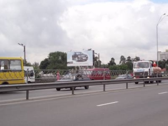 Фото рекламної площини за адресою Броварской проспект,  (М)"Лесная"