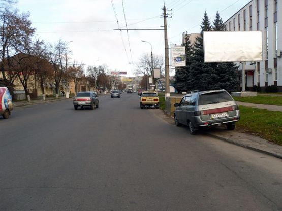 Фото рекламной плоскости по адресу Б-р. 50-років Перемоги, 8 ( UniCredit BankУкрСоцБанк)