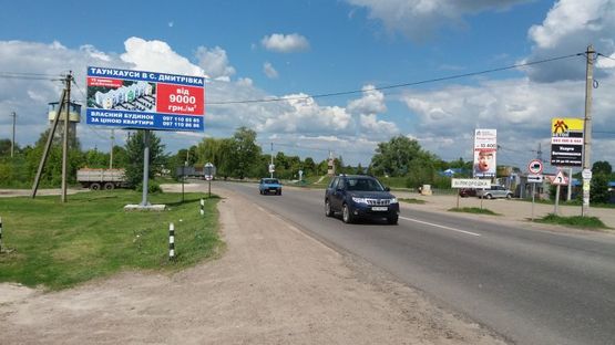 Фото рекламной плоскости по адресу с. Білогородка траса Київ - Бишів (біля Ринку)