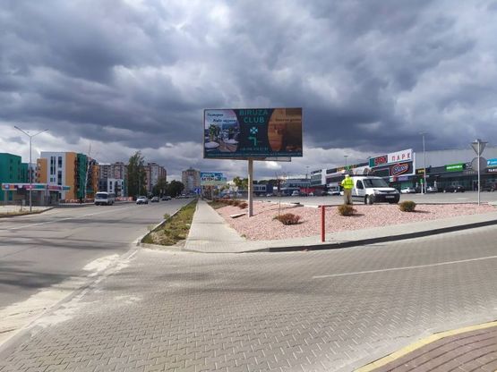Фото рекламной плоскости по адресу с. СофіЇвська Борщагівка вул. Соборна, 140, зупинка ЖК Европейка, виїзд  з магазину Сільпо