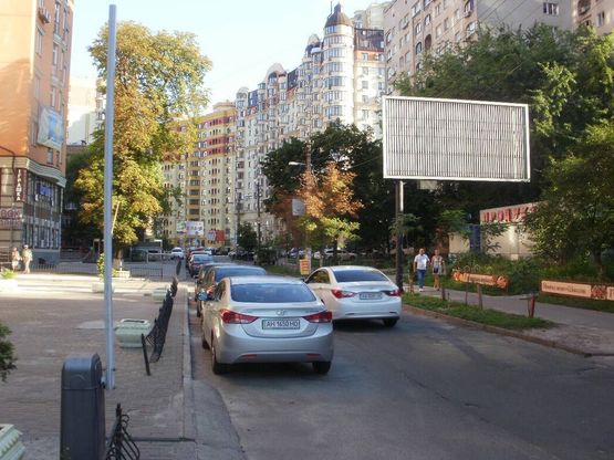 Фото рекламной плоскости по адресу Златоустівська вул., 46