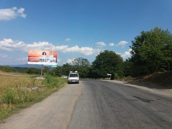 Фото рекламної площини за адресою с.Велика Копаня, вул.Миру , в сторону м. Хуст, Мукачево