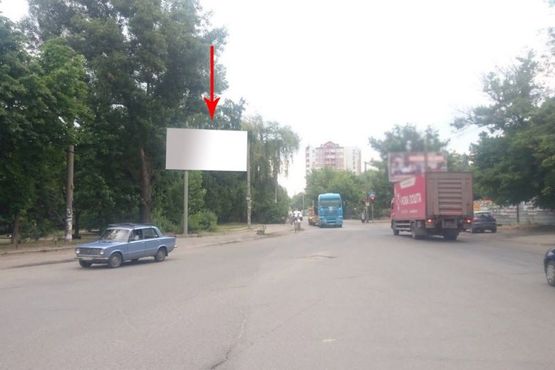 Фото рекламної площини за адресою 055Б,вул. Любарського (Білостоцького), 19, при заїзді на віадук на просп. Слобожанський (Газ. "Правда")