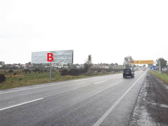 Фото рекламной плоскости по адресу Об'їзна М-06, Київ-Чоп, на вїзді в с.Малі Підліски в сторону Києва 2