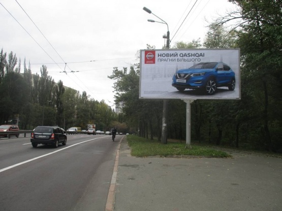 Фото рекламной плоскости по адресу Елены Телиги (напрот.дома 39-41)