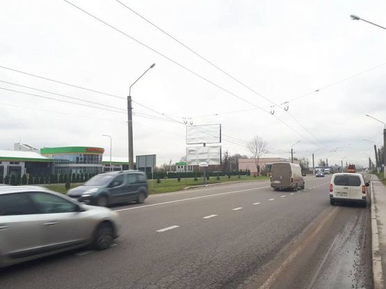 Фото рекламной плоскости по адресу Еліт Фрут Н-09 Мукачеве – І.Франківськ – Рогатин - Львів км. 437, в сторону вул.Зелена (верхній) 2