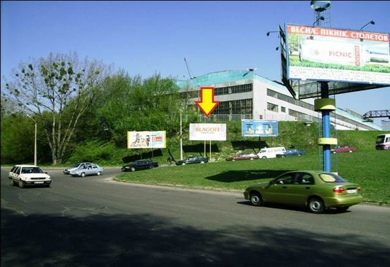 Фото рекламной плоскости по адресу вул. Яровиця-Набережна (спуск на вул.Набережну)