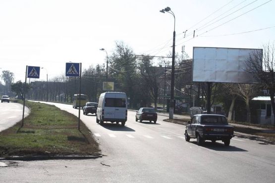 Фото рекламной плоскости по адресу П-т К. Володимира, зупинка "Надрічна"  (з центру)