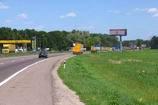Фото рекламної площини за адресою Въезд в Киев, со стороны Чернигова, выезд на Бровары, от котедж.городка Княжичи