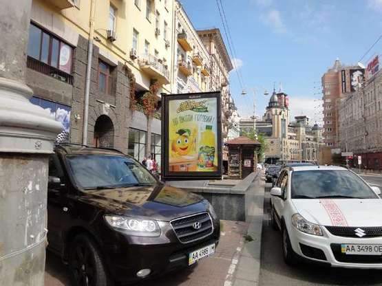 Фото рекламной плоскости по адресу Велика Васильківська вул., навпроти буд. №14