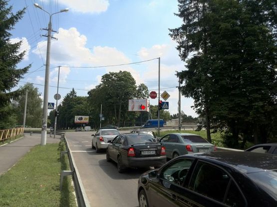 Фото рекламной плоскости по адресу розв'язка вул.Толстого - вул.Грушевського - вул.Пушкіна. (центр)