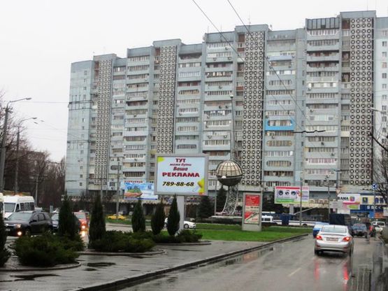 Фото рекламної площини за адресою 020А7,просп. Гагаріна, 175 (на перетині з Запорізьким шосе, навпроти ресторану "McDonald`s")