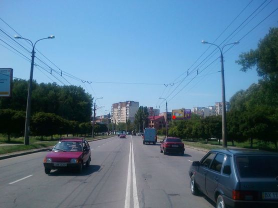 Фото рекламной плоскости по адресу вул.Свобод - вул.Прибужзкая (палац творчості). неподалік: банк "Ексим", палац творчості, елітна новобудова (центр)