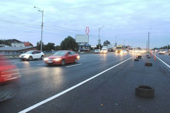 Фото рекламної площини за адресою Богатырская заезд к жилому масиву "Дідовиця" в направлении метро Петровка